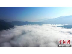 重庆巫山现云海奇观 如梦如幻宛如仙境